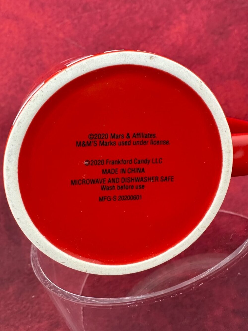 RED M&M MUG " RED LOOKS GOOD ON ME" COFFEE CUP TEA 2020 FRNAKFORD CANDY - Picture 4 of 6